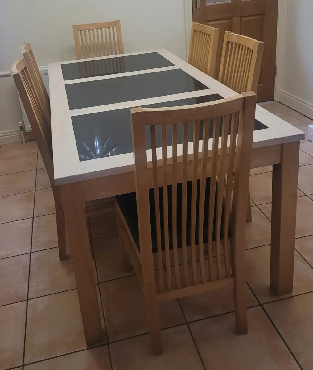 Dining table and chairs - Image 1