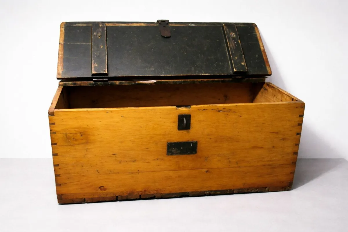 Antique South African Wagon Chest (Kist) - Image 2