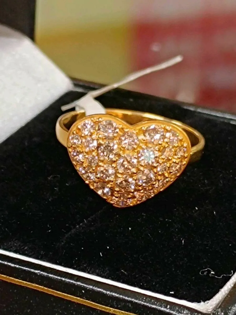 Heart Diamond Cluster Ring , 18k Yellow Gold - Image 3