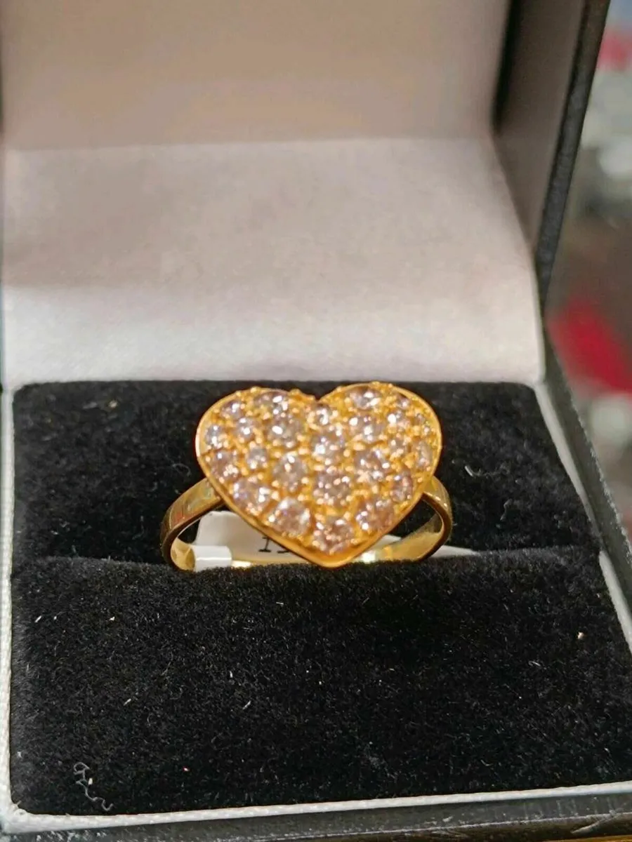 Heart Diamond Cluster Ring , 18k Yellow Gold - Image 4