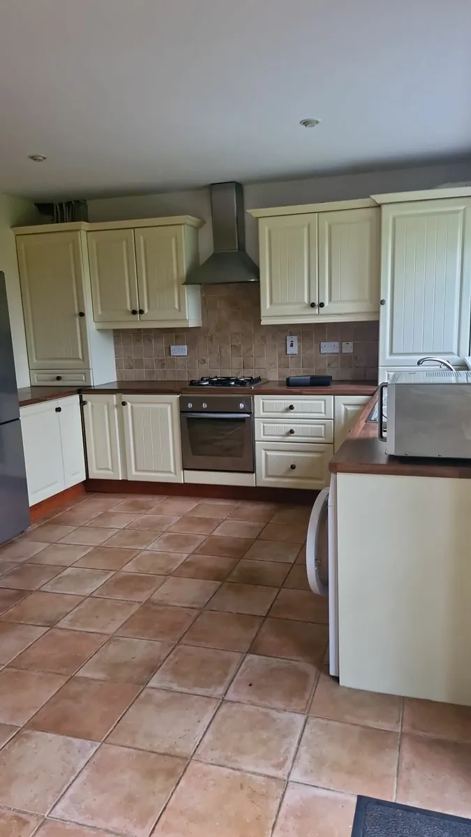 Fitted Kitchen - Image 1