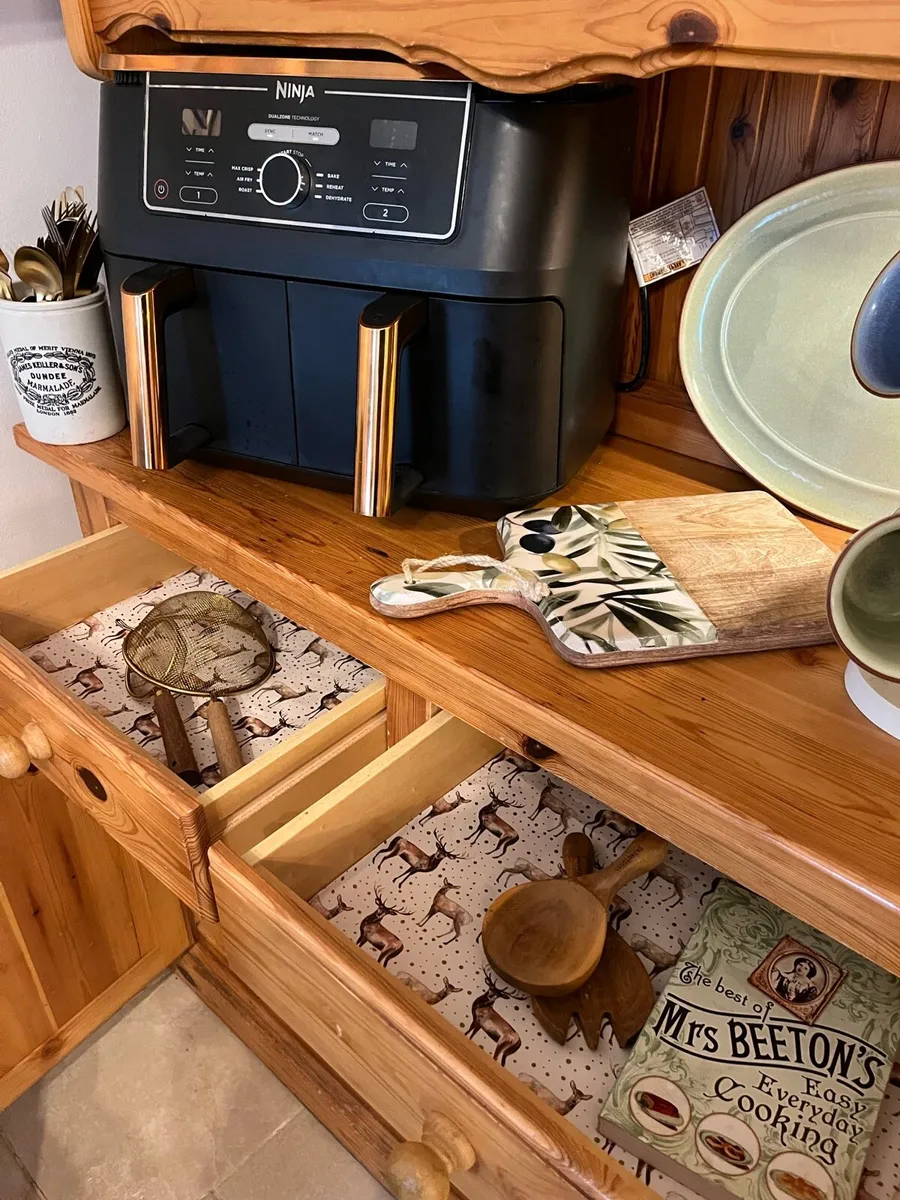 Dresser / display unit - Image 4