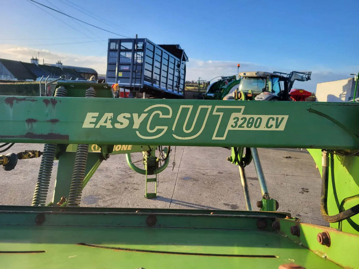 2011 Krone EC3200 Trailed Mower - Image 2