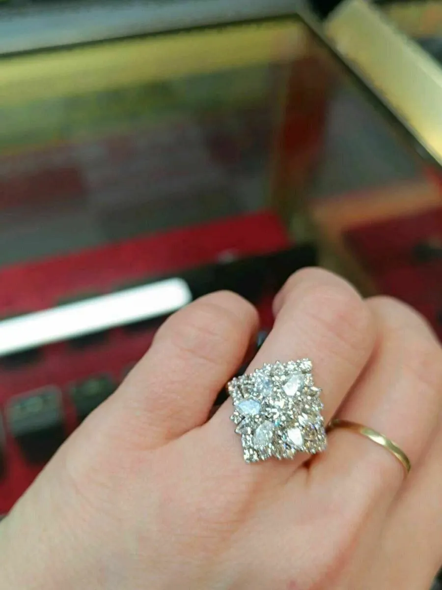 Diamond Star Cluster Ring 18k Yellow Gold - Image 4