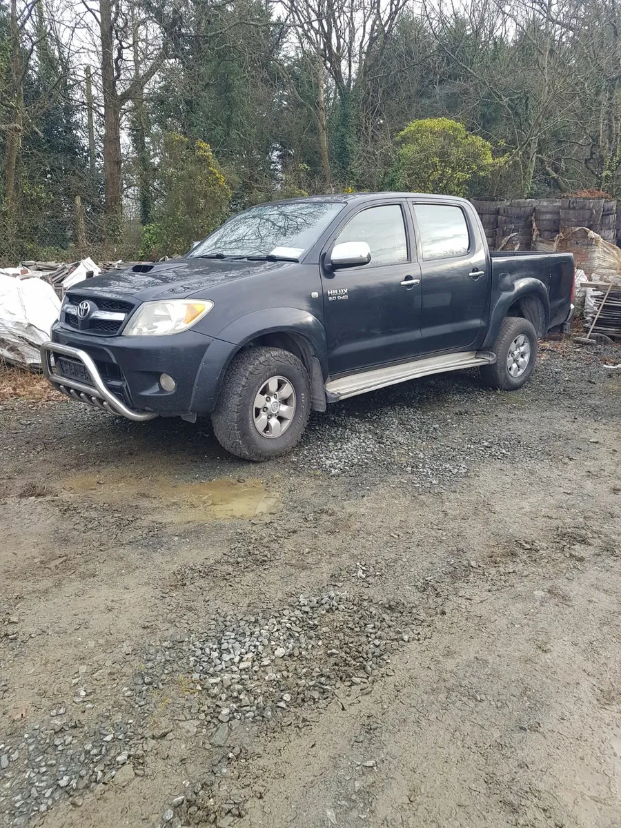 Toyota Hilux - Image 2