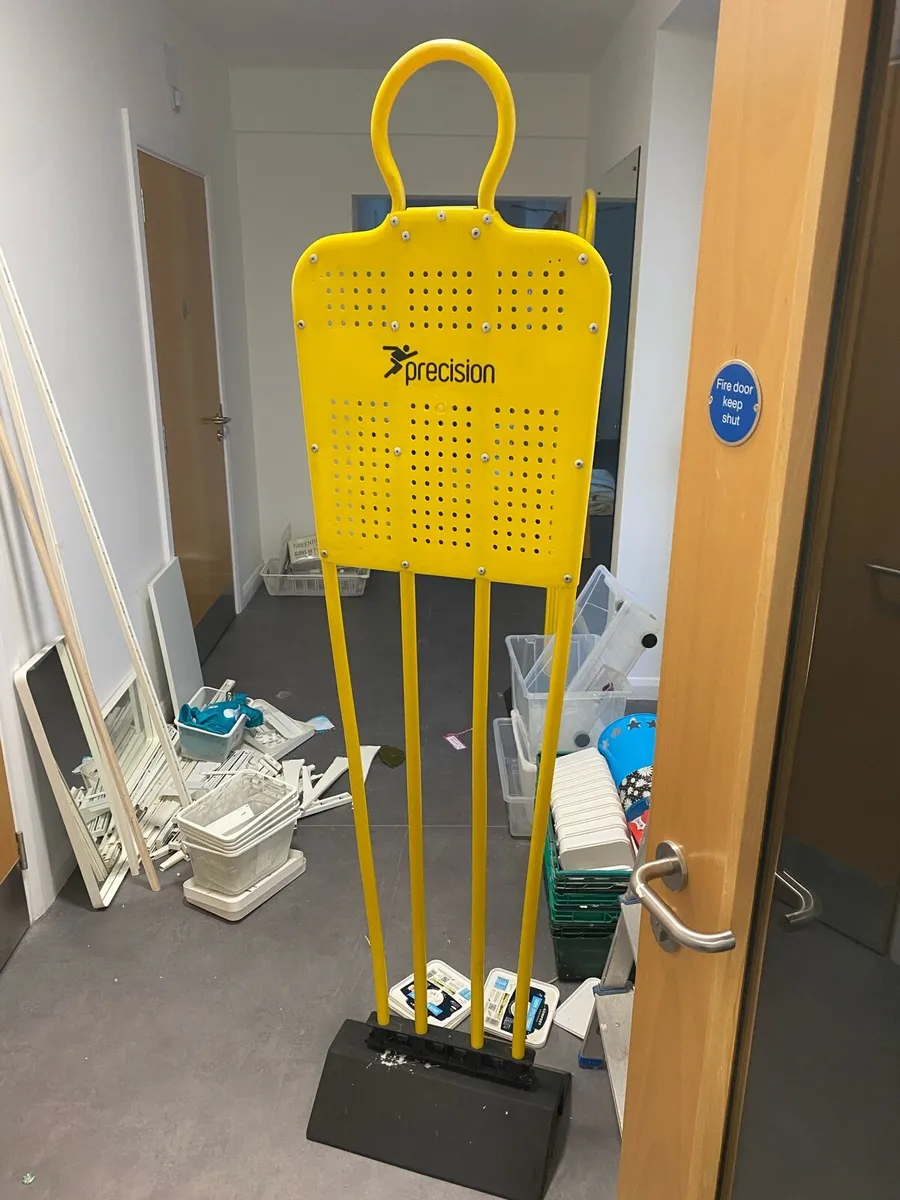 Football goal post mannequins - Image 3