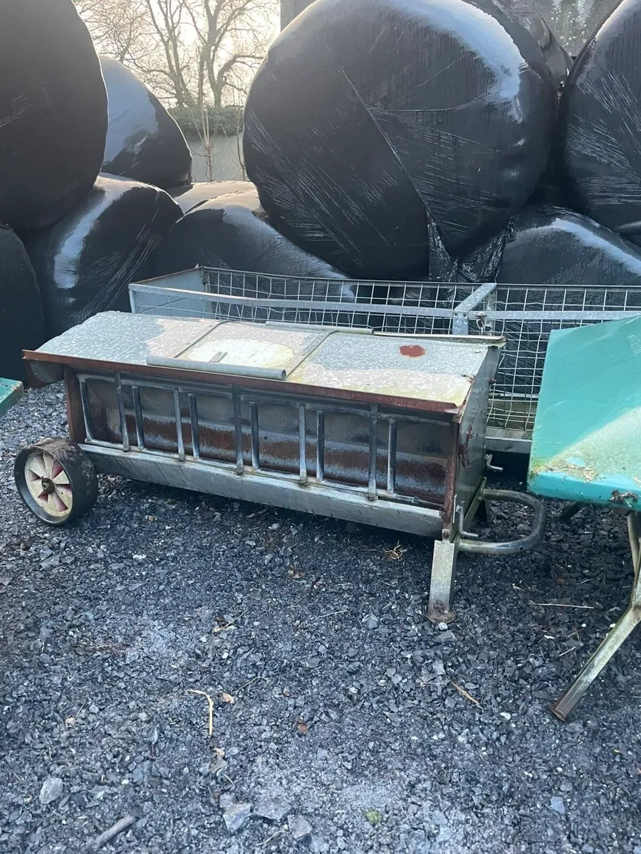 Hay feeder / Lamb creep feeder - Image 3