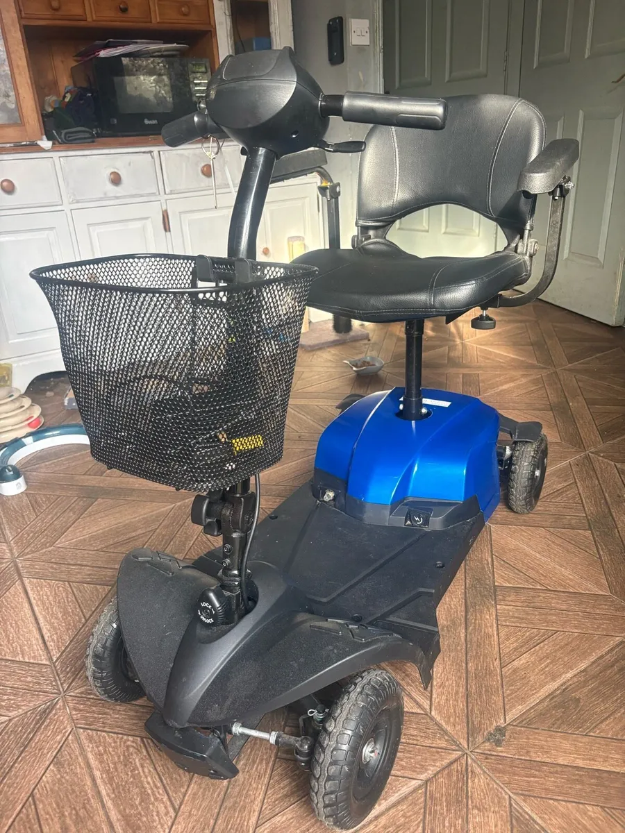 Mobility scooter - Image 1