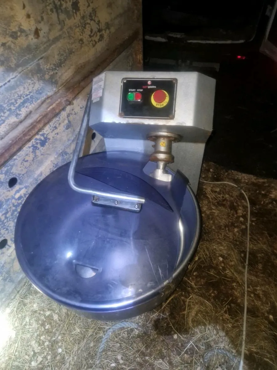 Dough kneading machine. - Image 1
