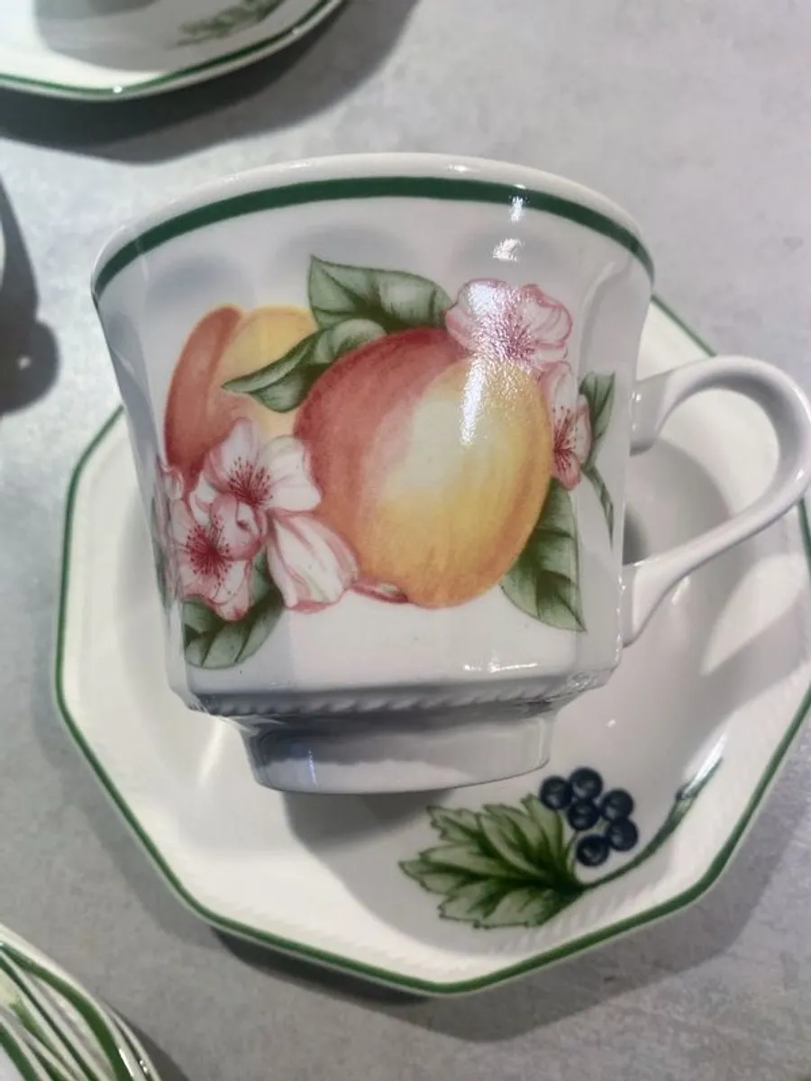 Churchill Pottery Vintage Tea Set- Priced To Sell solo/sets -+60 pieces - Image 4