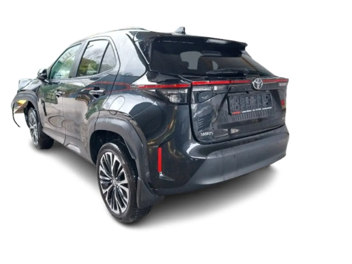 2025 TOYOTA YARIS CROSS For Breaking/Dismantling - Image 4