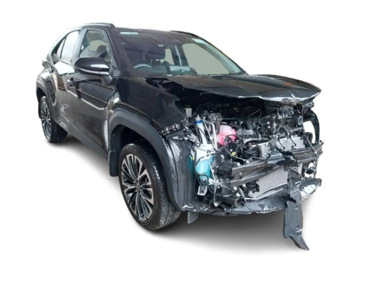 2025 TOYOTA YARIS CROSS For Breaking/Dismantling - Image 1