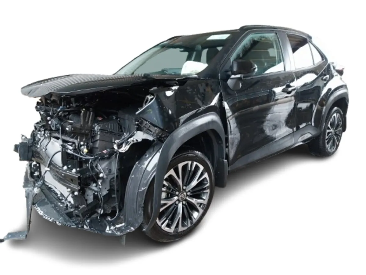 2025 TOYOTA YARIS CROSS For Breaking/Dismantling - Image 3