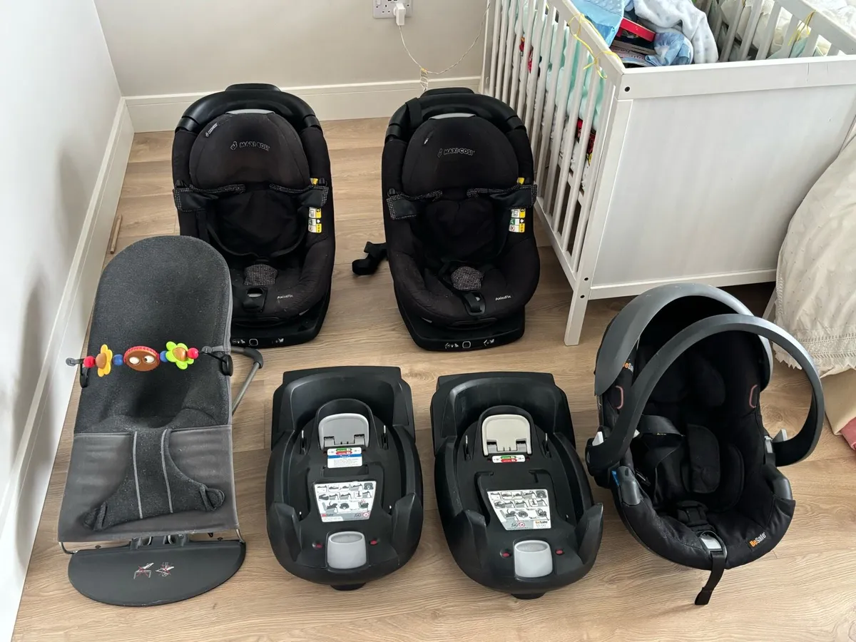 Car seats - Image 1