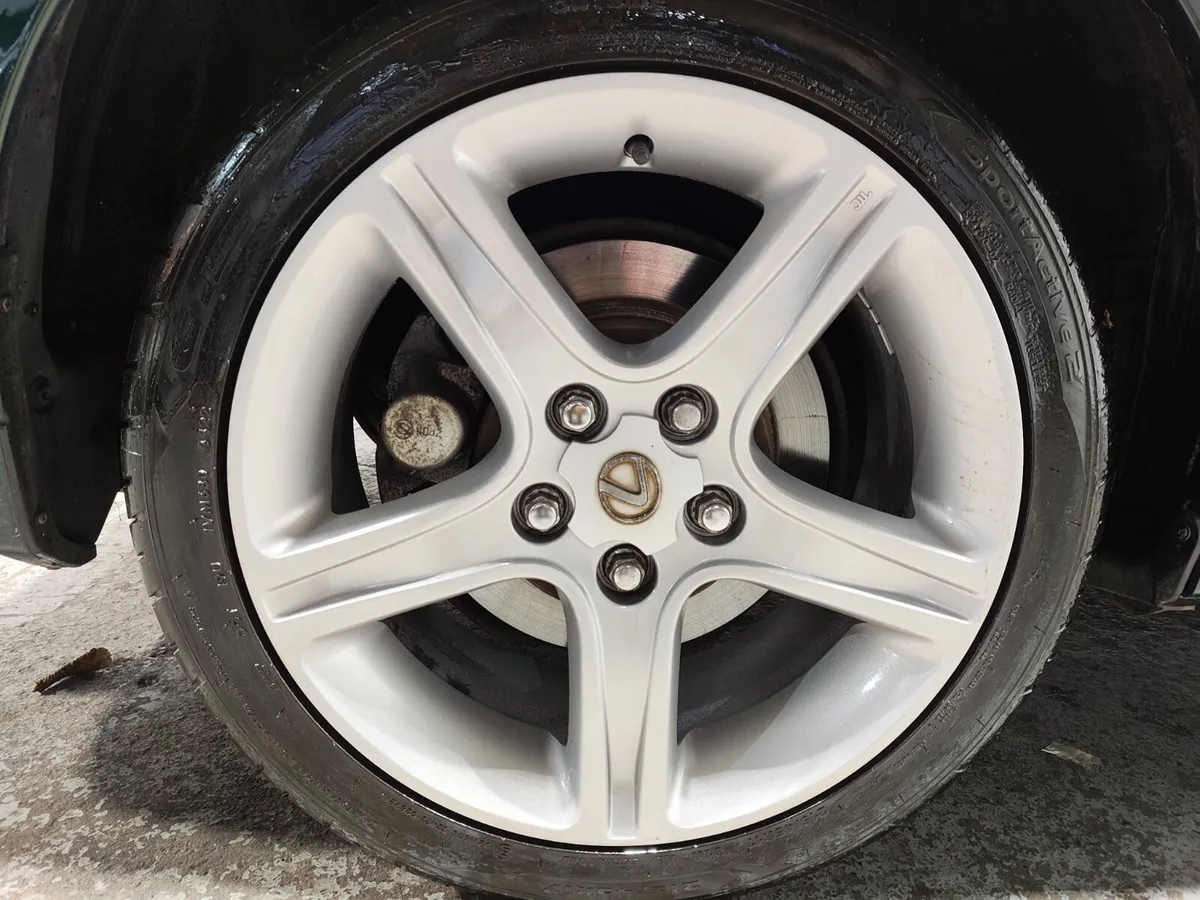 LEXUS IS200 SE RACING GREEN - Image 3