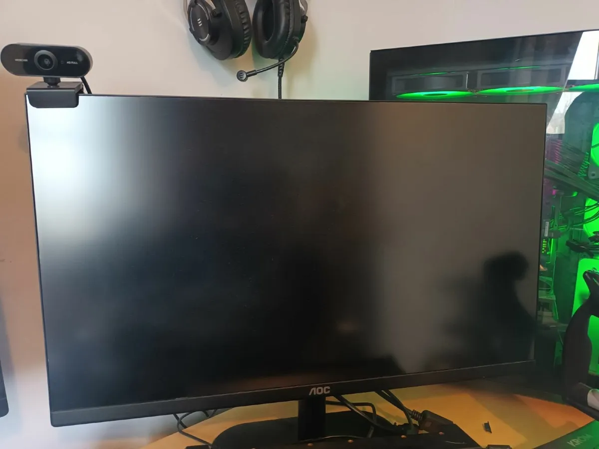 AOC 24 Inch Monitor x 2 - Image 2