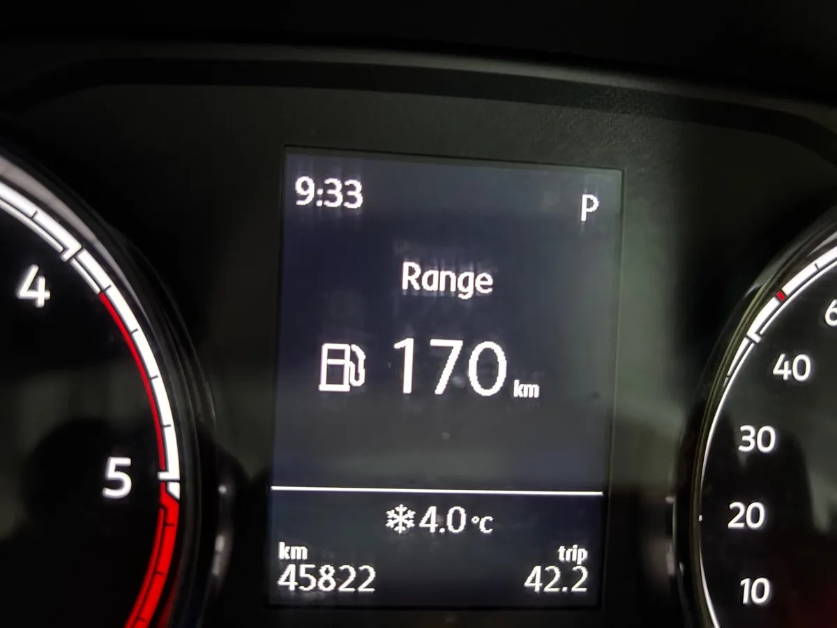 Volkswagen Transporter 2022 4 motion - Image 3