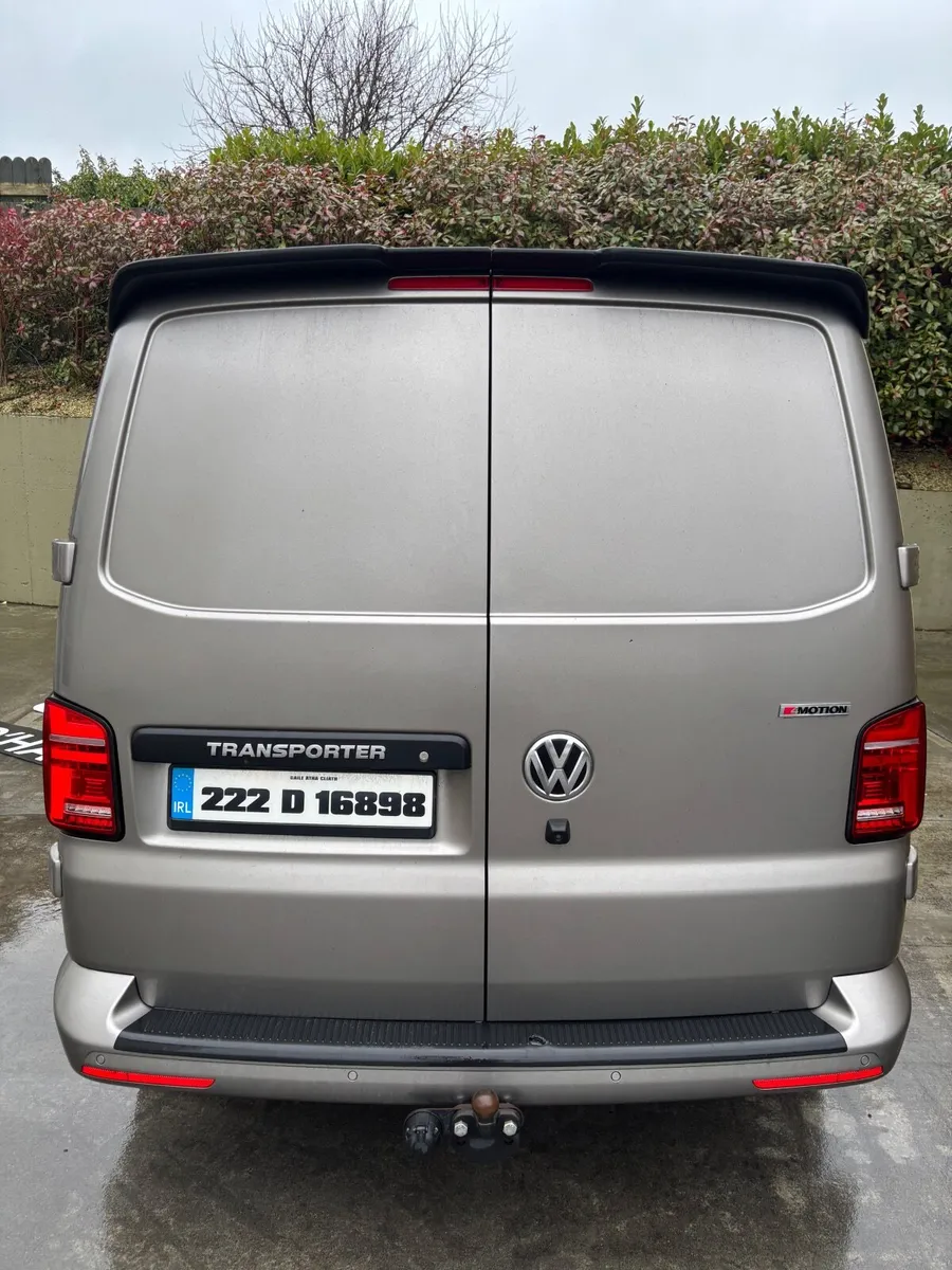 Volkswagen Transporter 2022 4 motion - Image 2
