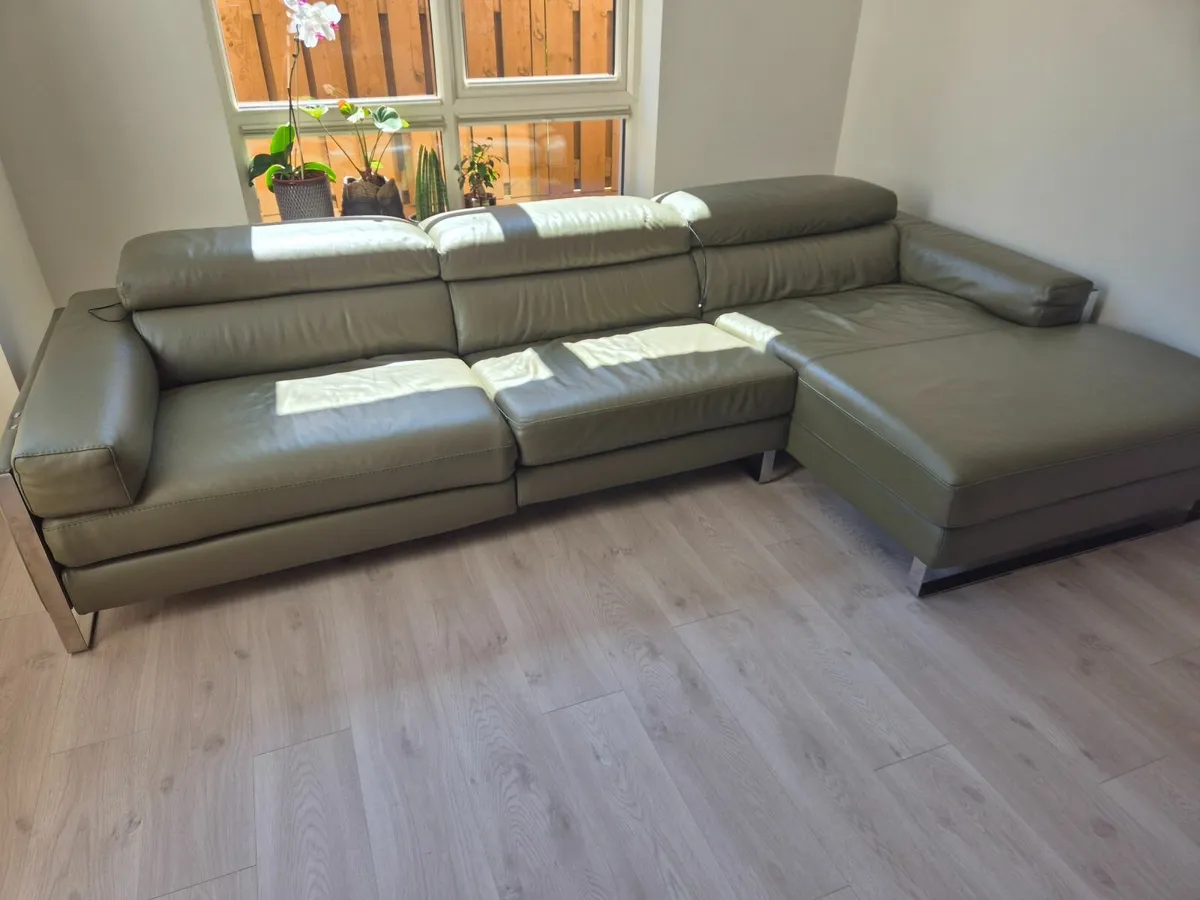 L shape couch - Image 1