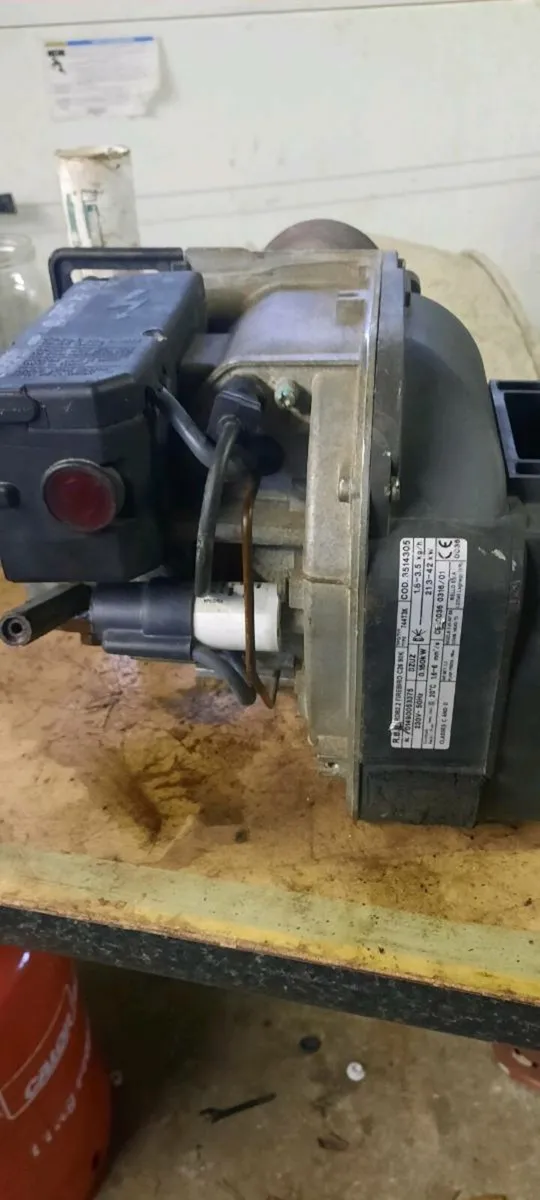 Oil burner Riello - Image 1