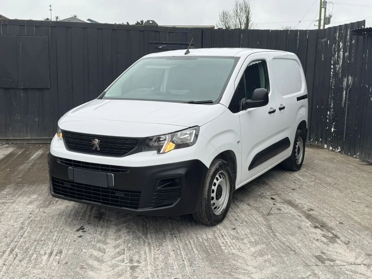 2023 Peugeot Partner - Image 3