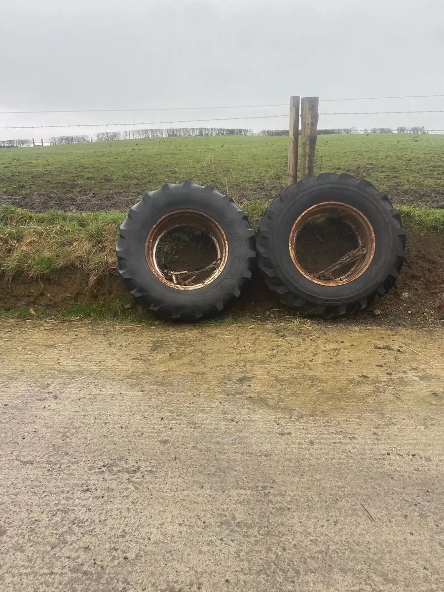 Twin wheels - Image 2