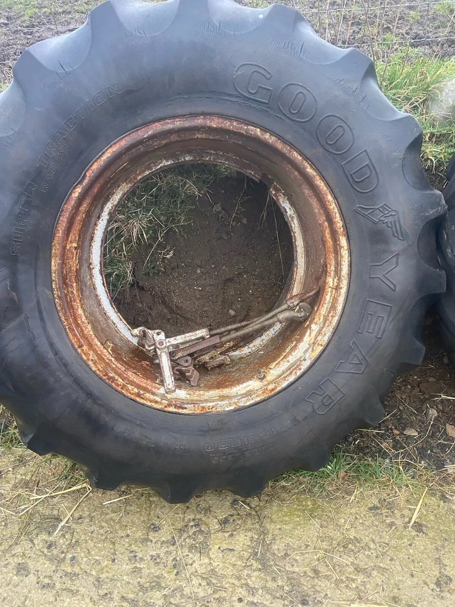 Twin wheels - Image 3