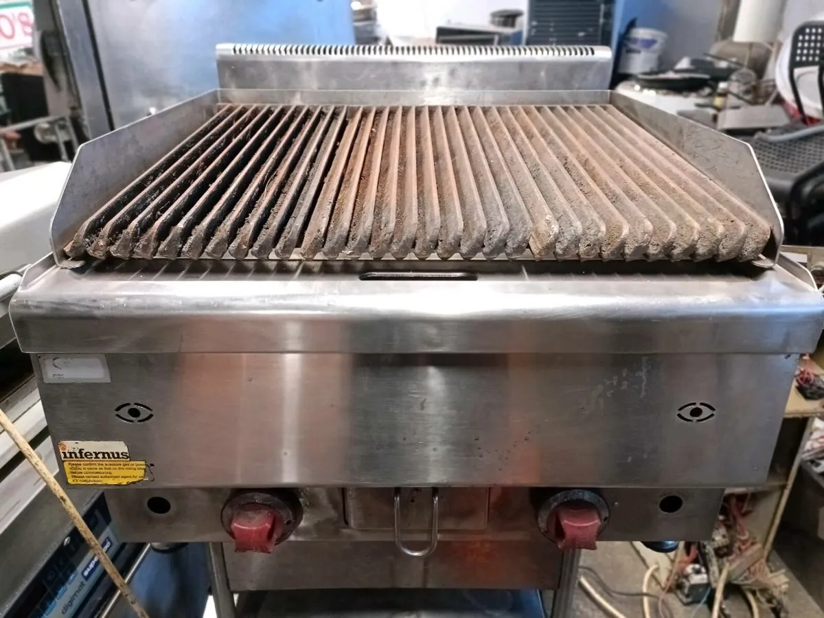 Chargrill and stake unit grill & salamander - Image 3