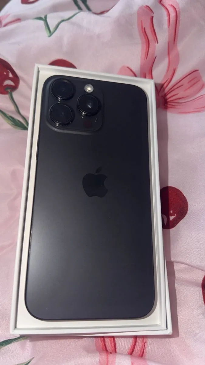 iPhone  15 Pro Max - Image 1
