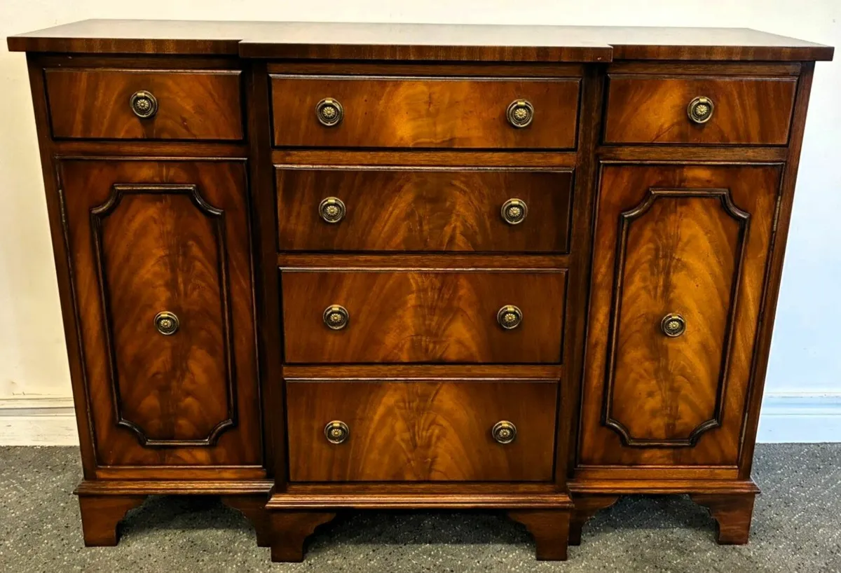 Small Sideboard (Reprodux Bevan Funnell) - Image 1