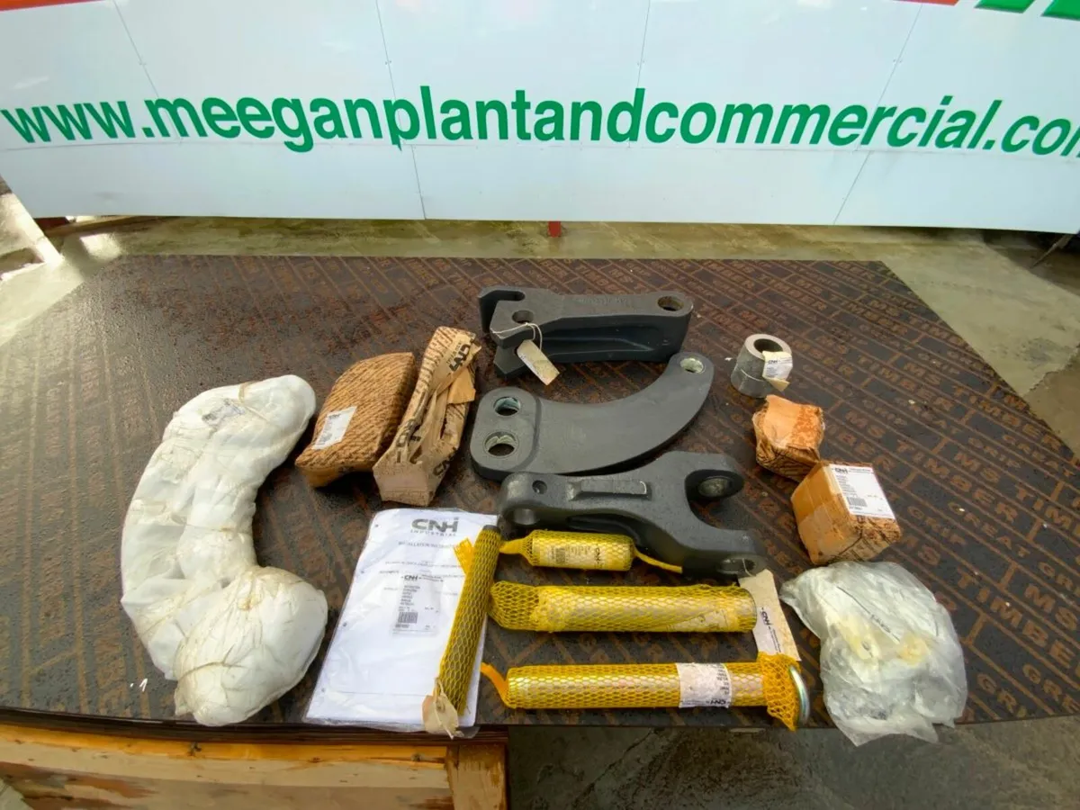 UNUSED CASE 580 BUCKET LINKAGE.........47972772 - Image 1