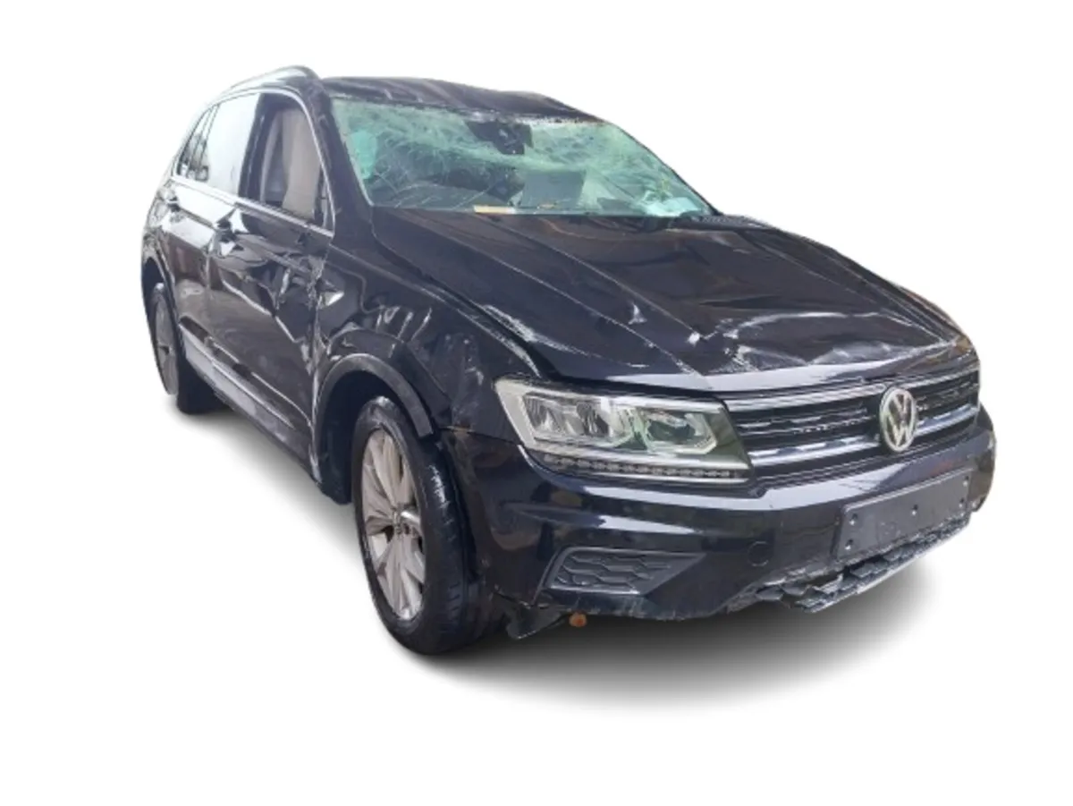 2016 VOLKSWAGEN TIGUAN For Breaking/Dismantling - Image 1