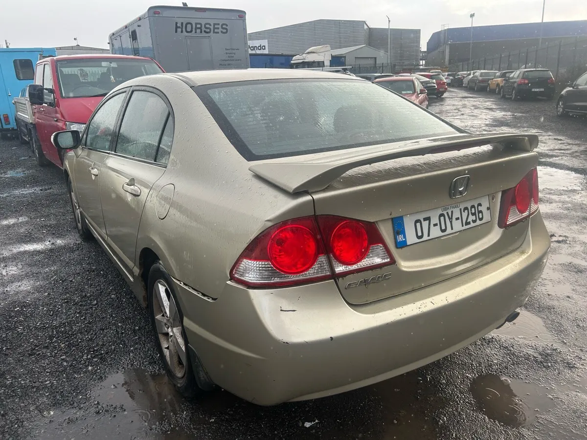 Honda civic 1.8 Manuel - Image 2