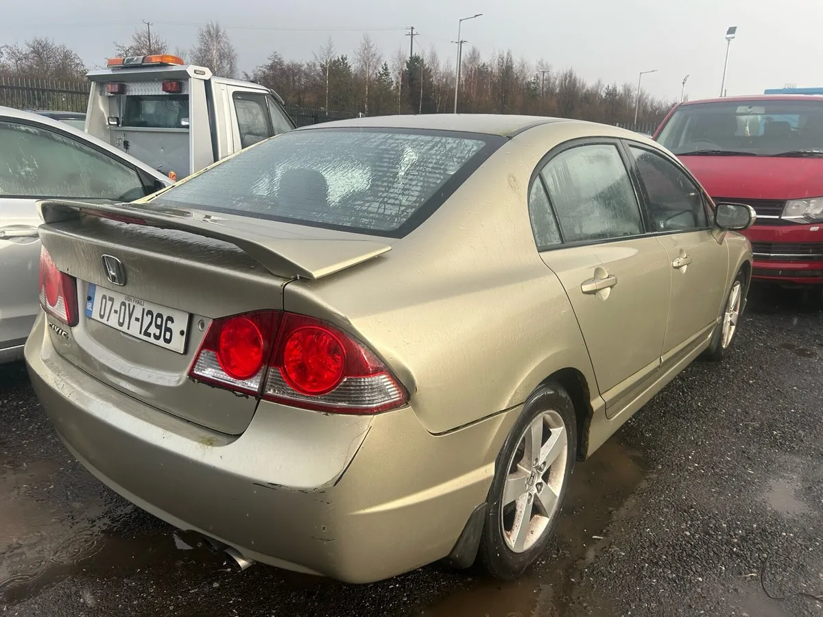 Honda civic 1.8 Manuel - Image 4