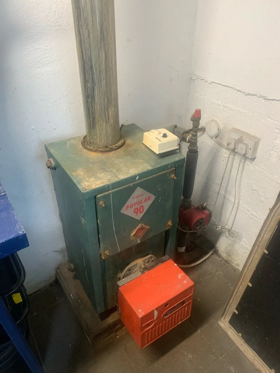 Firebird Popular 90 Oil fire burner and chimney - Image 2