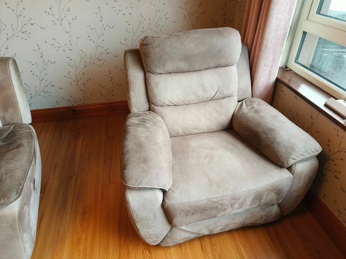 Large Corner Unit Recliner Sofa and Armchair - Image 3