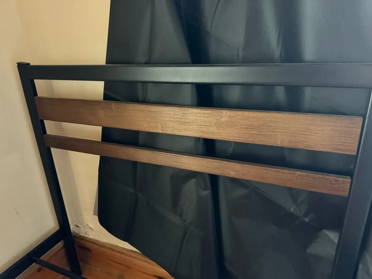 Single bed frame 90x190cm like new with side table - Image 2