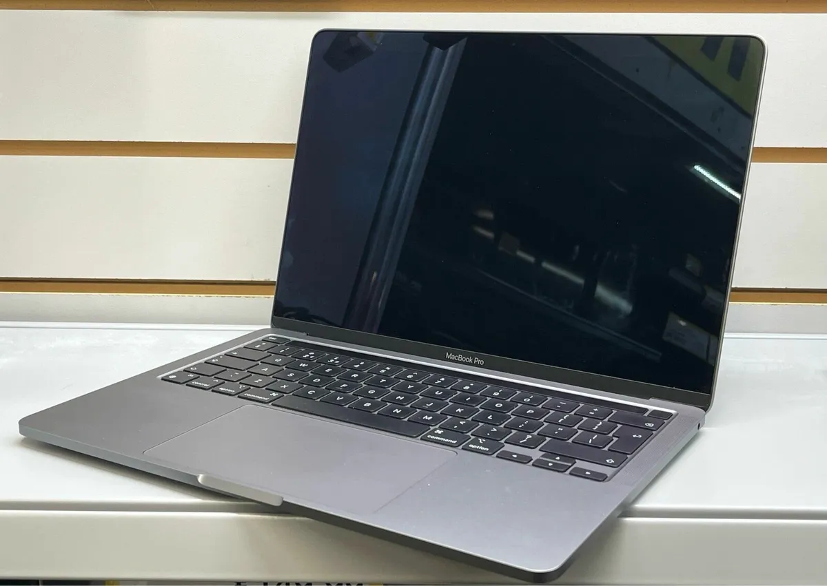 MacBook Pro M2 - Image 2