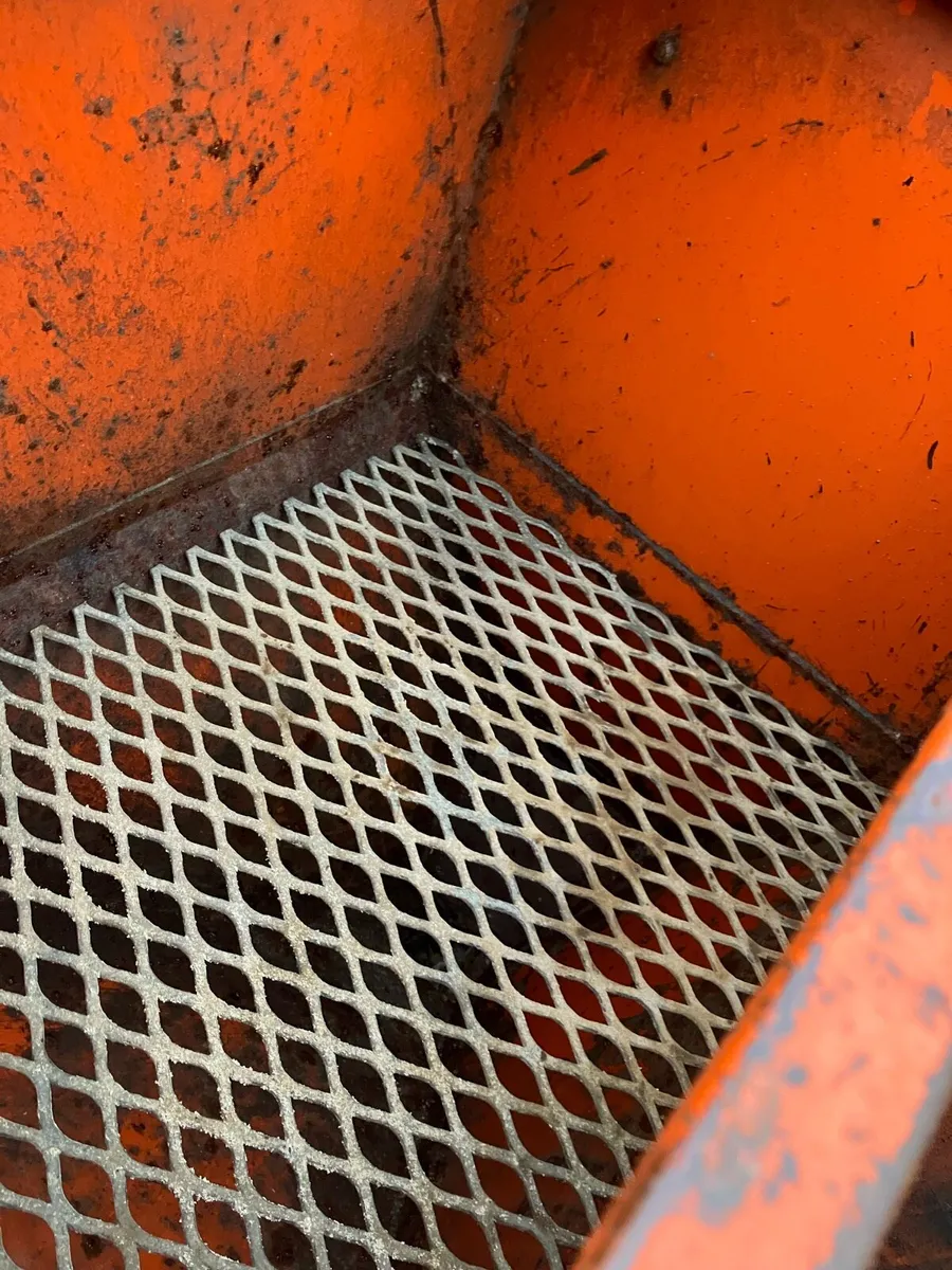 Johnston potato planter - Image 3