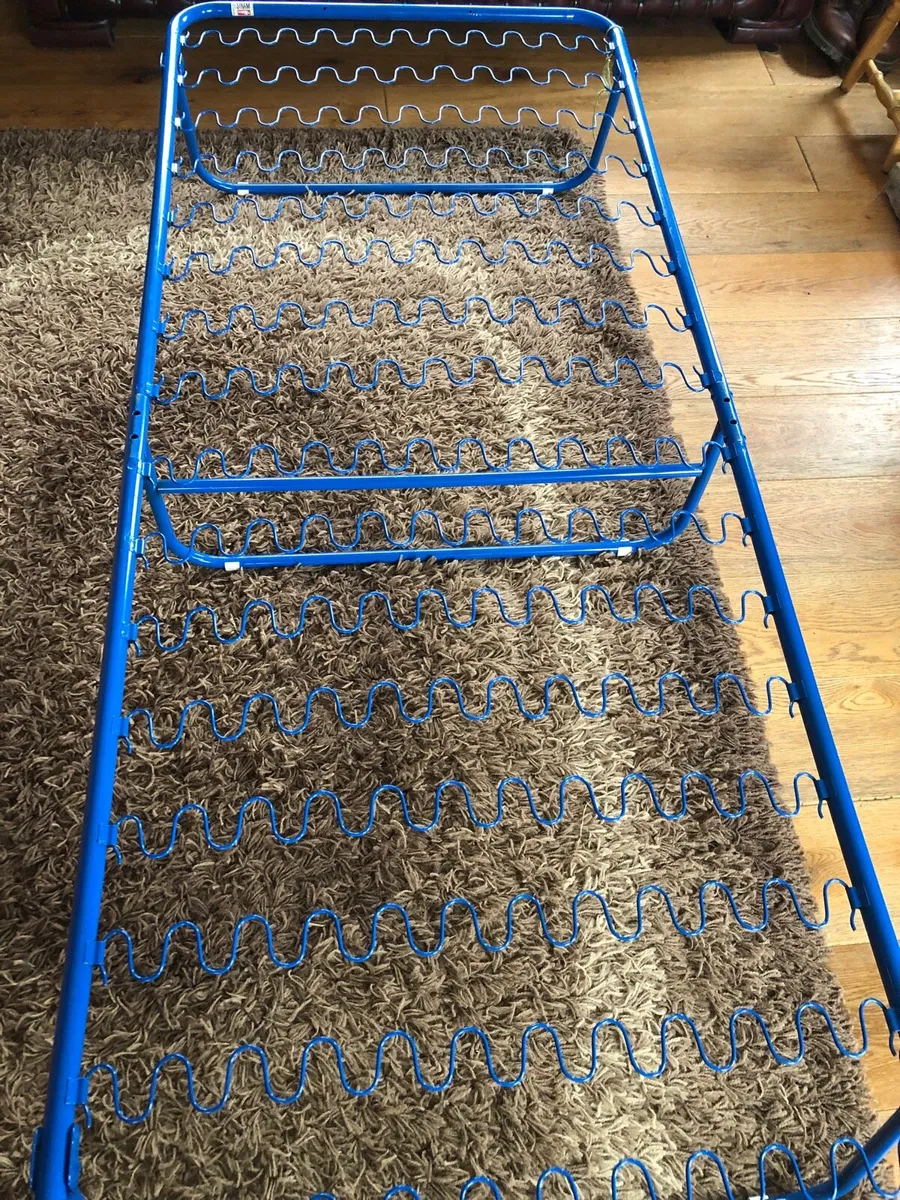 Single folding bed camp bed - Image 1