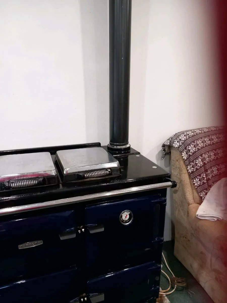 RAYBURN OIL FIRED STOVE - Image 4