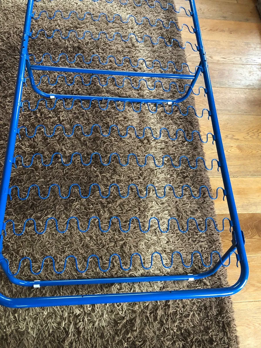 Single folding camp bed - Image 1