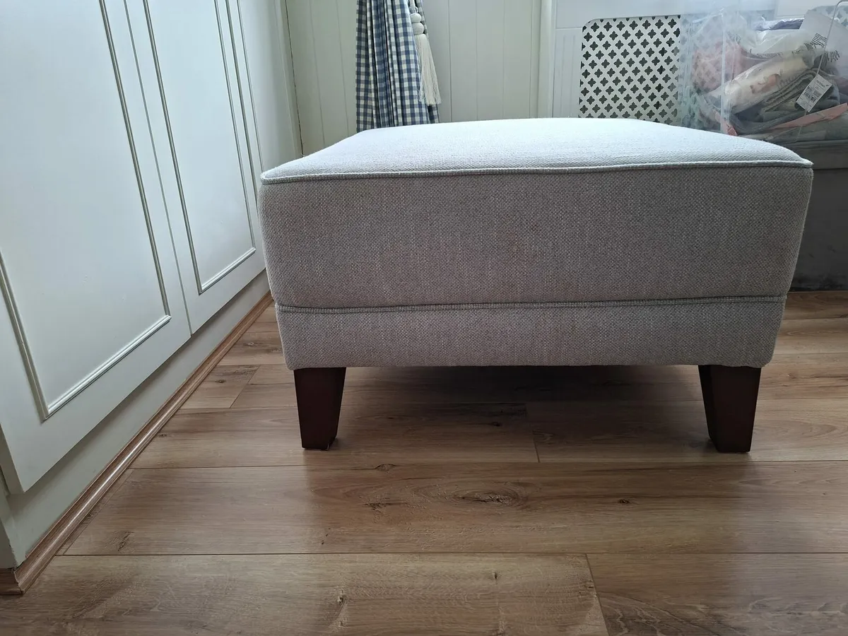 Pouffe - Image 1