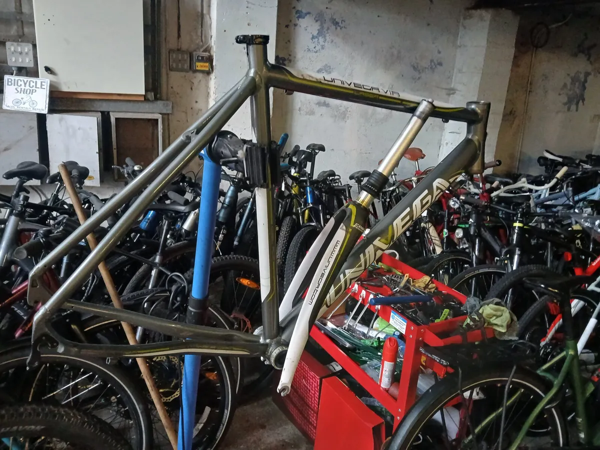 RACING BIKE FRAME & FORK