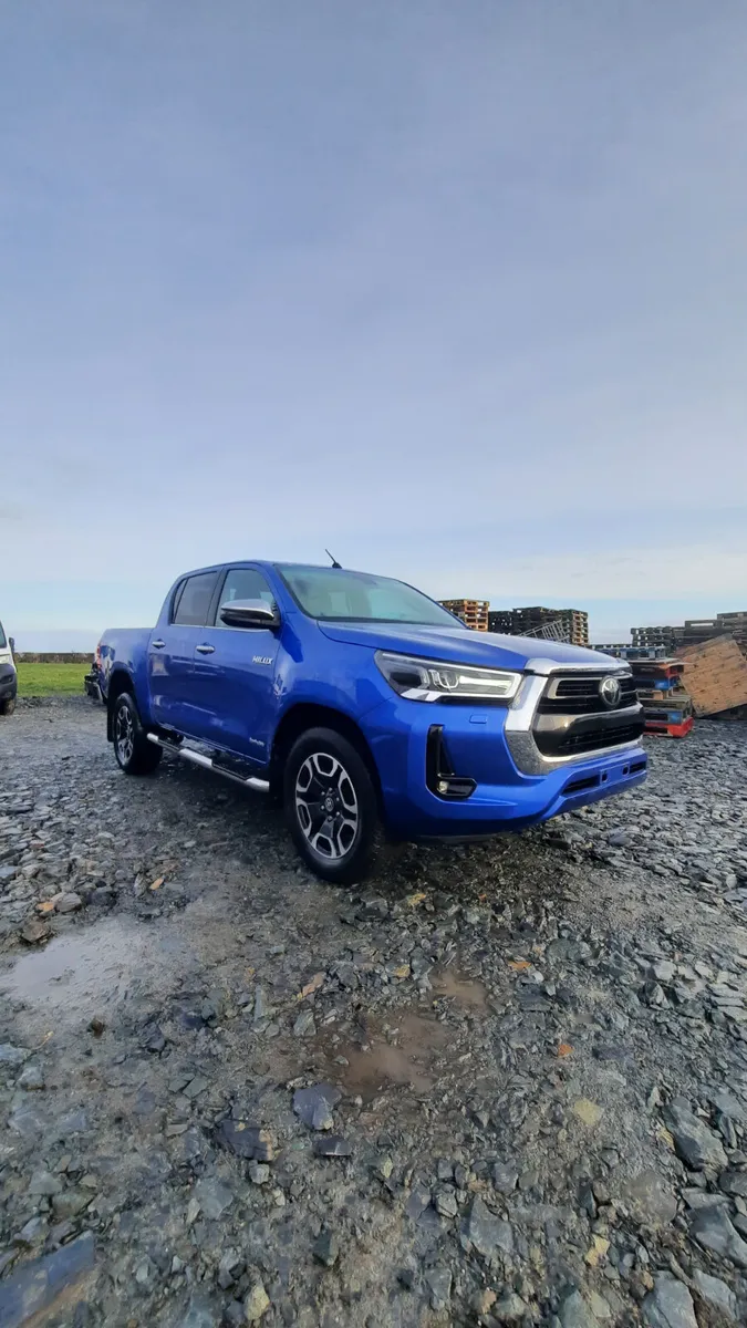 2022 Toyota Hilux Invincible For Dismantling - Image 1