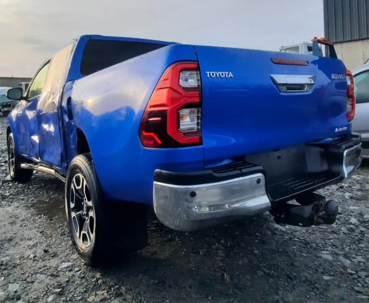 2022 Toyota Hilux Invincible For Dismantling - Image 4