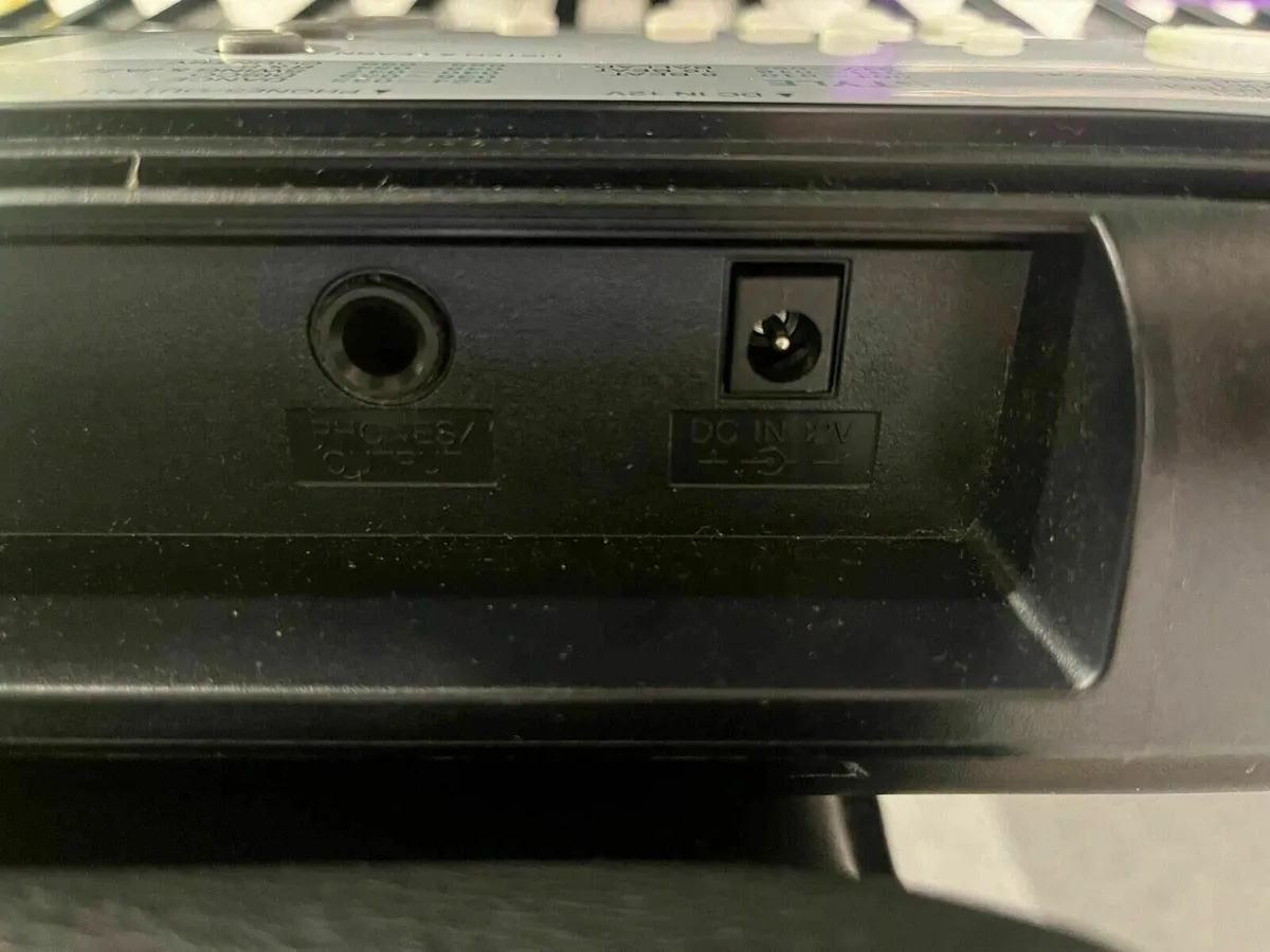Yamaha Keyboard - Image 4