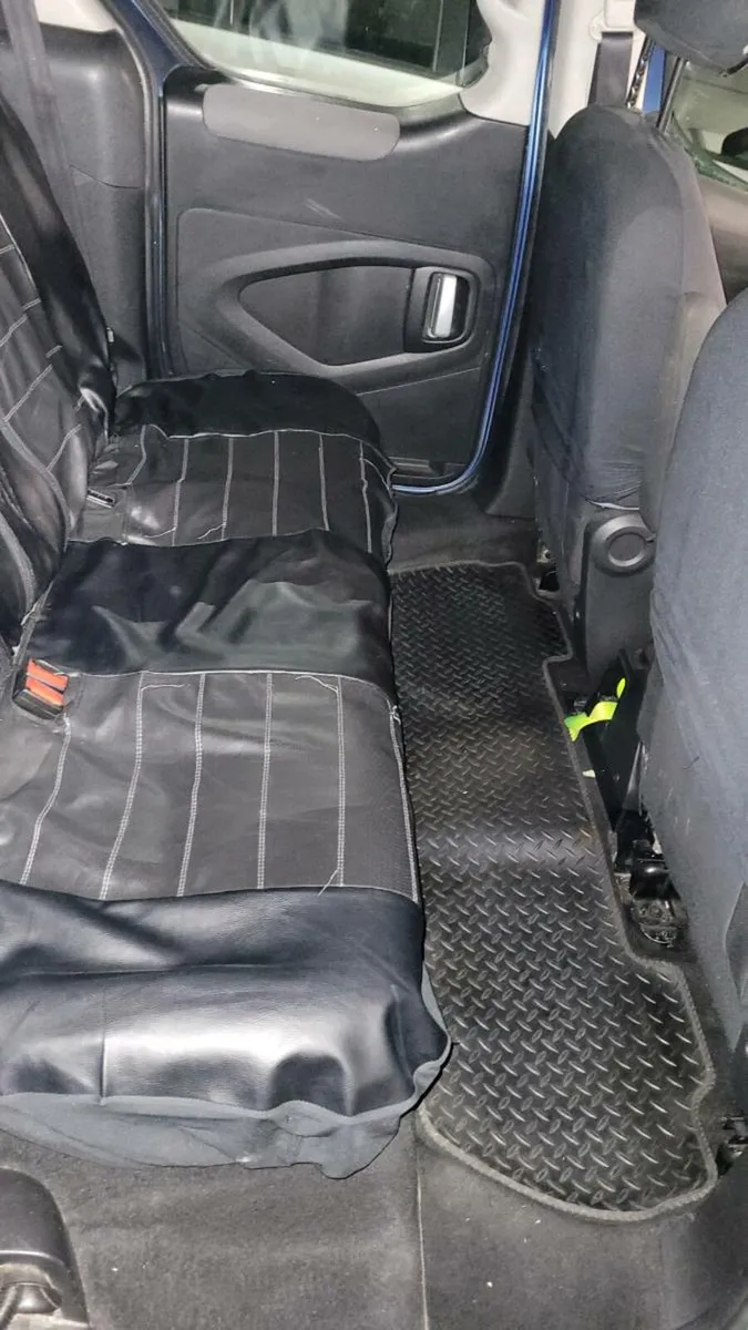 Taxi for sale - Image 4