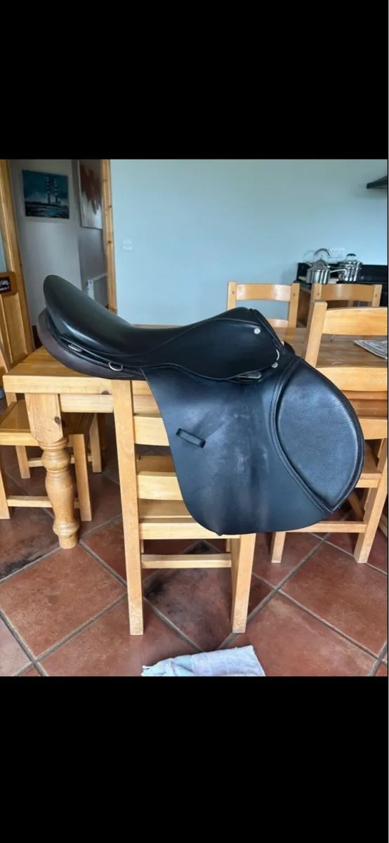 17.5” M Berney Bros Saddle - Image 3