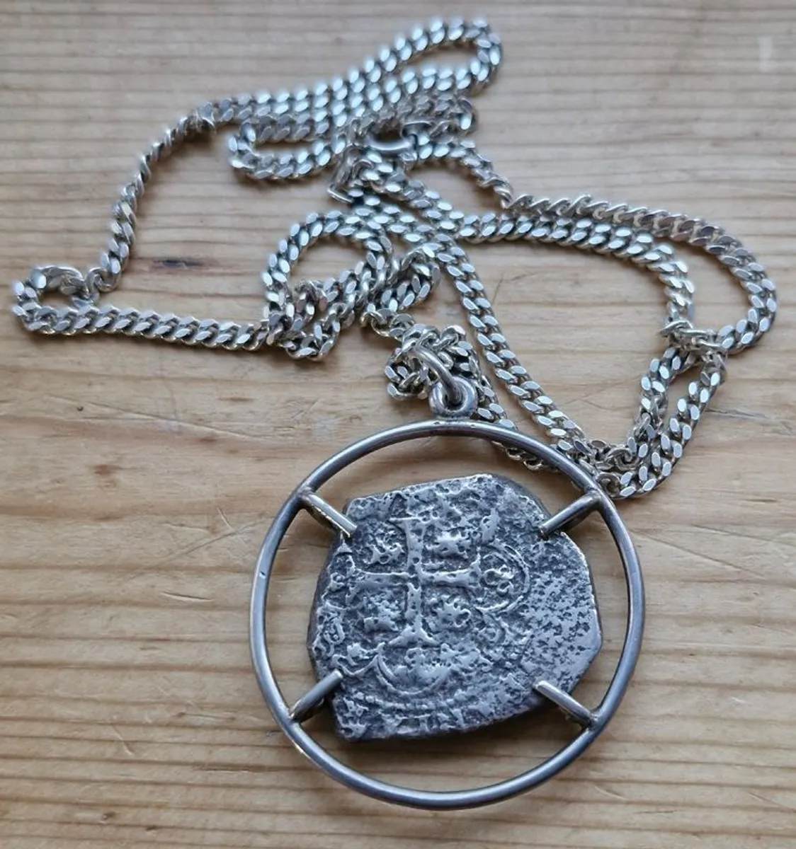 1733 Spanish Mexico 8 Reales Genuine Colonial Pirate Treasure Cob 8R Coin set in pendant with old 925 stamped chain - Image 2